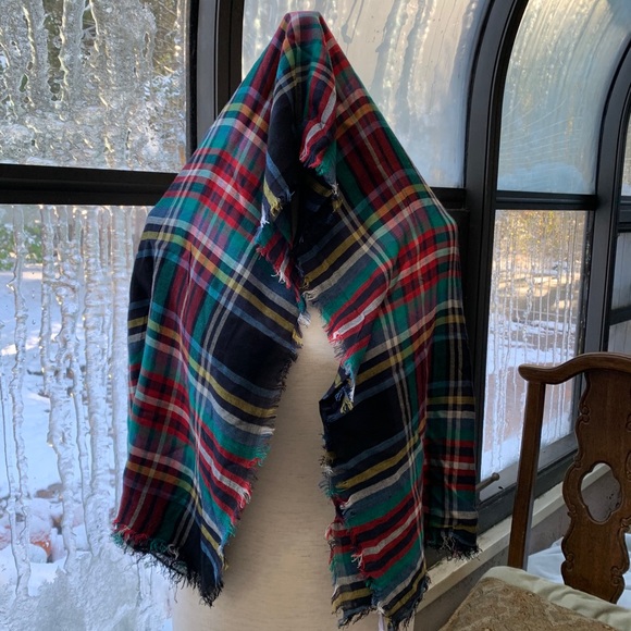 ASHLEY’S Lightweight Plaid Scarf - Picture 3 of 6